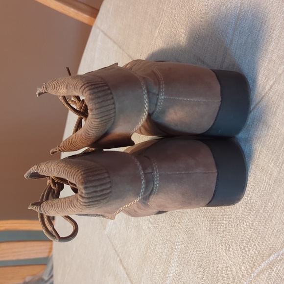 St. John's Bay boots - Picture 3 of 6